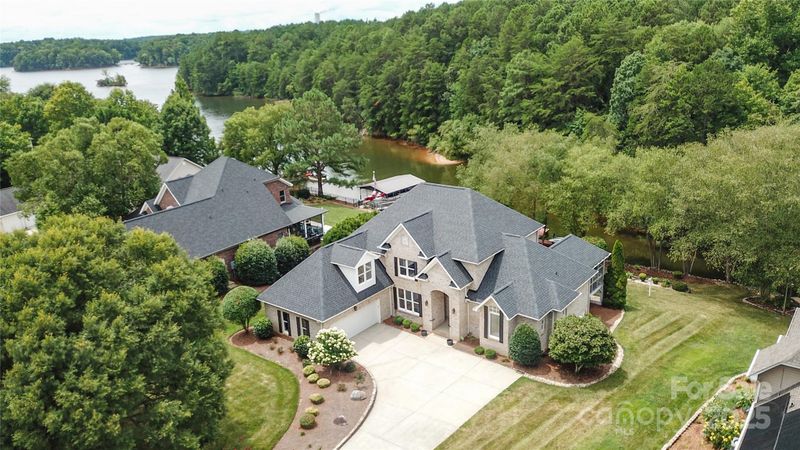 9221 Belle Pines Ct, Sherrills Ford, NC 28673
