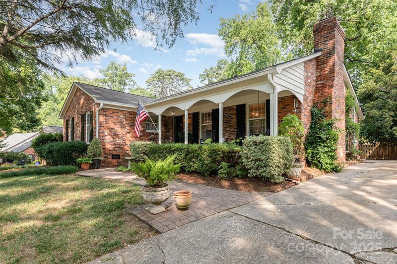 520 Moncure Dr, Charlotte, NC 28209