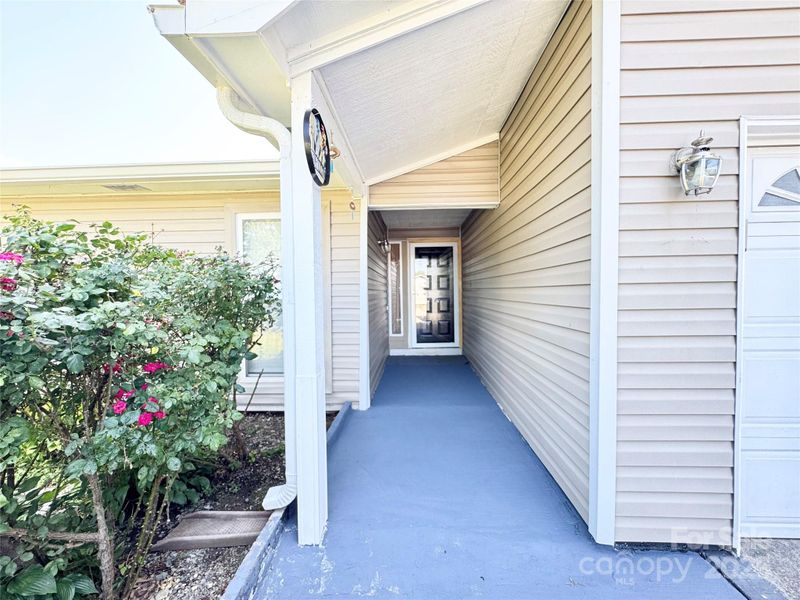 5932 Vernedale Rd, Charlotte, NC 28212