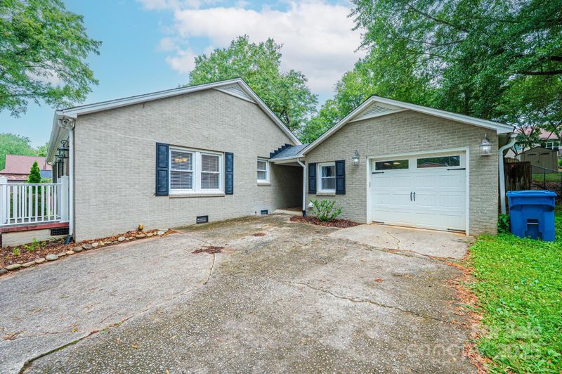 122 15th Ave NW, Hickory, NC 28601