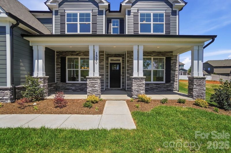 1320 Knob Creek Dr, Gastonia, NC 28054