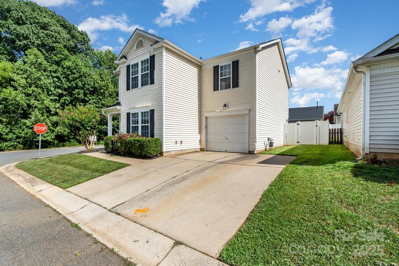 13412 Golden Apple Ct, Charlotte, NC 28215