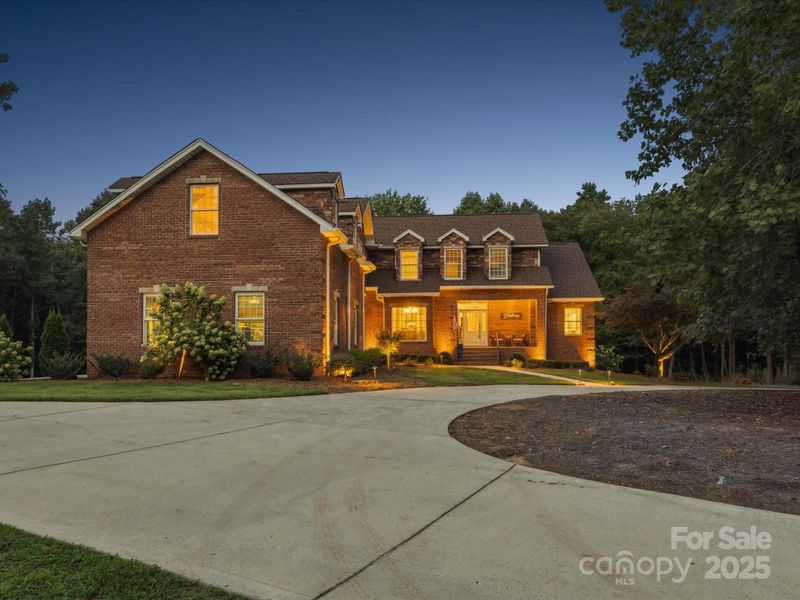 4050 Muirfield Dr, Cherryville, NC 28021