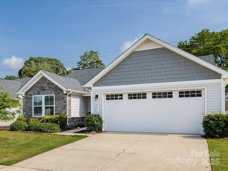 4231 Mackinnon Dr, Charlotte, NC 28214