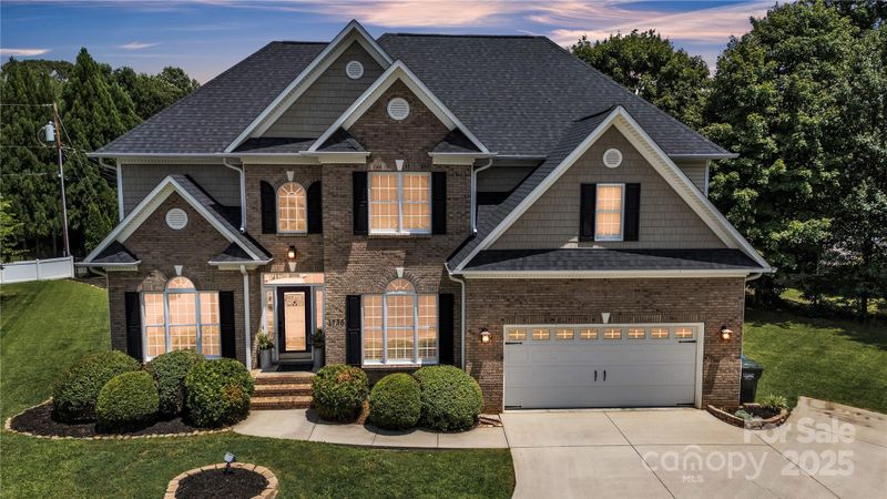 1735 30th Avenue Pl NE, Hickory, NC 28601