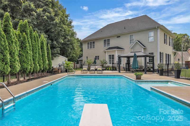 1735 30th Avenue Pl NE, Hickory, NC 28601