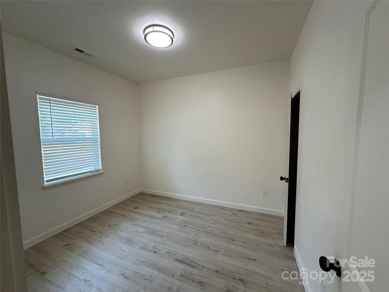 1409 Enochville Rd, Kannapolis, NC 28081