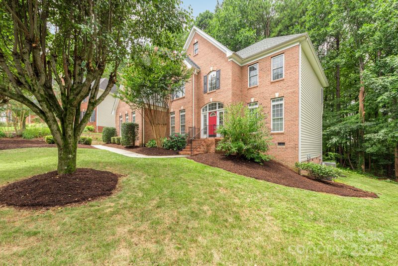 2747 Olympus Dr, Charlotte, NC 28214