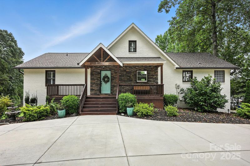 215 Barber Loop, Mooresville, NC 28117