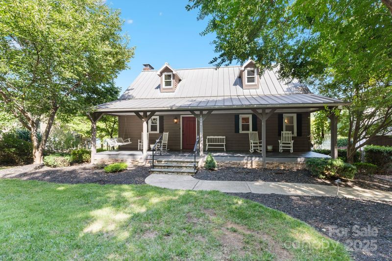 8855 Dog Leg Rd, Sherrills Ford, NC 28673