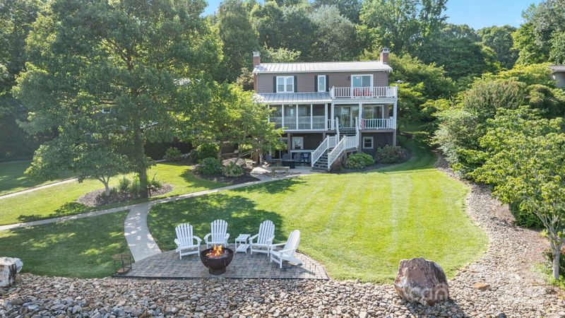8855 Dog Leg Rd, Sherrills Ford, NC 28673