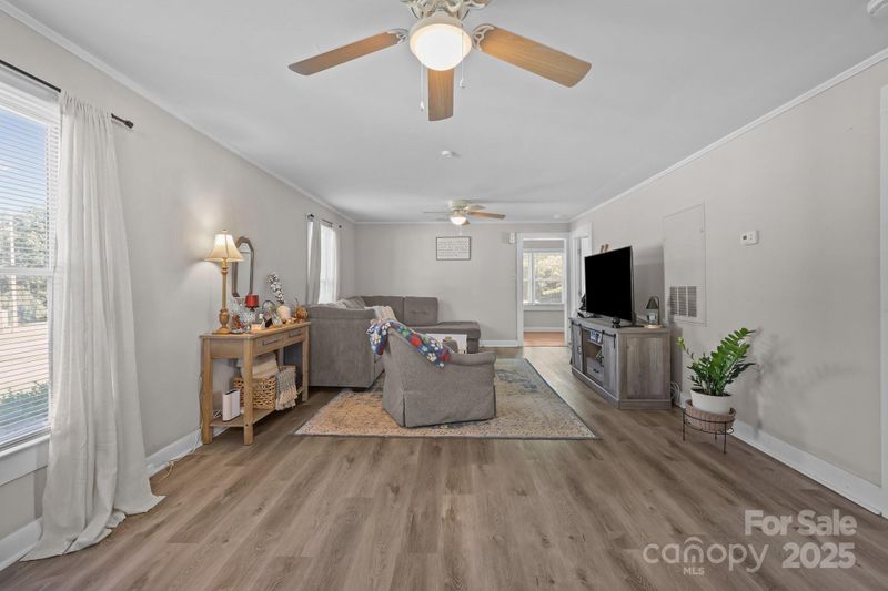 1052 E 22nd St, Kannapolis, NC 28083