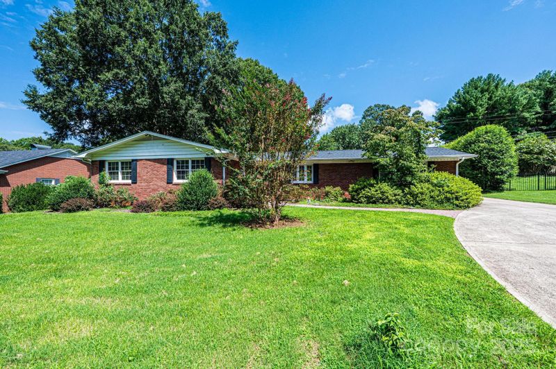 44 32nd Ave NW, Hickory, NC 28601