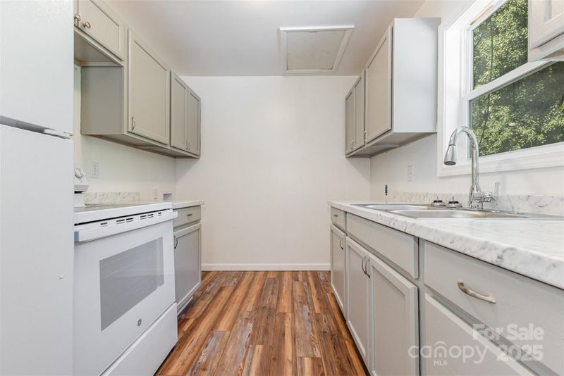 244 6th Ave SW, Hickory, NC 28602