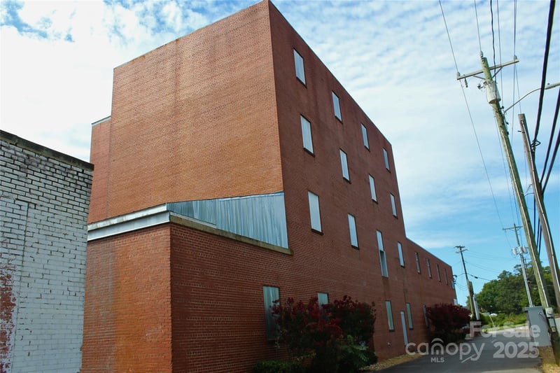 526 8th St NE #2, Hickory, NC 28601