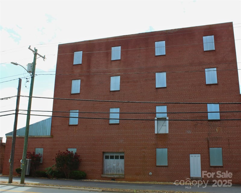 526 8th St NE #2, Hickory, NC 28601