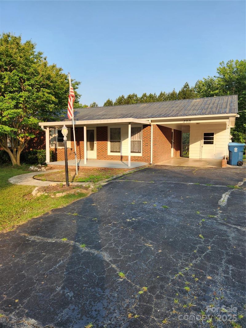 490 S Moose Rd, Mount Pleasant, NC 28124