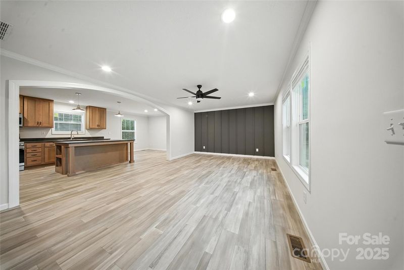 124 Dayton Rd, Dallas, NC 28034