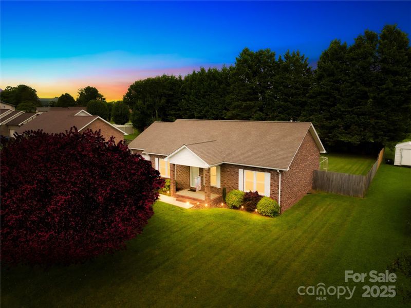 1013 St Davids St SE, Conover, NC 28613