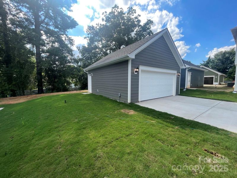 4012 Grommet Ct, Matthews, NC 28105