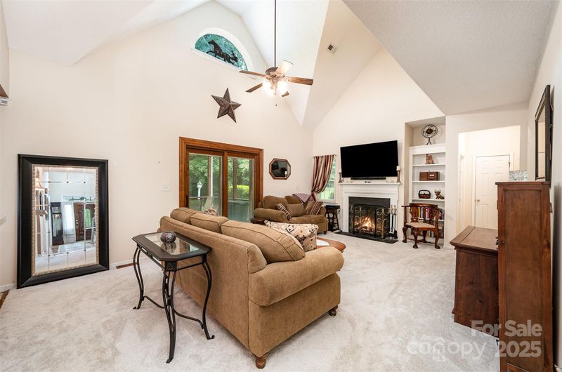 4042 River Falls Dr, Lowell, NC 28098
