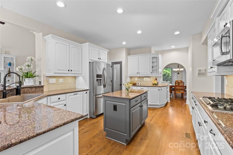 9918 Windrow Dr, Indian Trail, NC 28079
