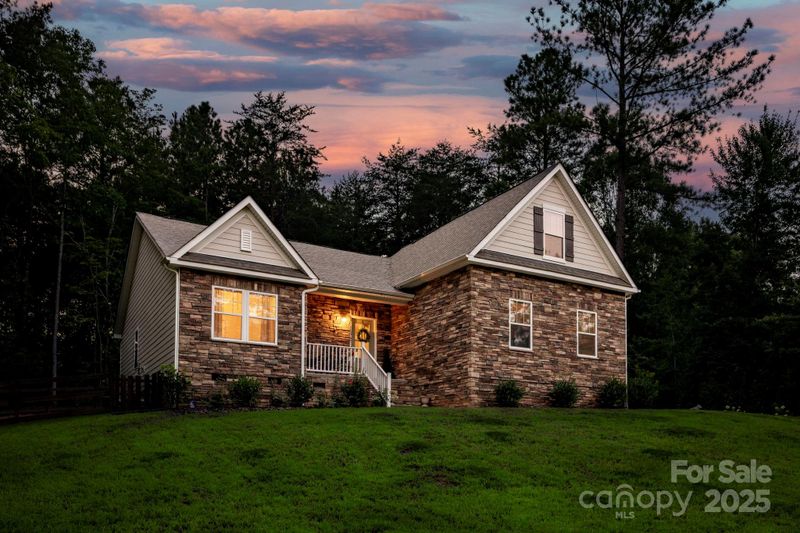 1367 Ron Whicker Dr, Catawba, NC 28609