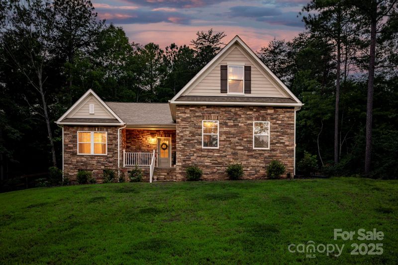 1367 Ron Whicker Dr, Catawba, NC 28609