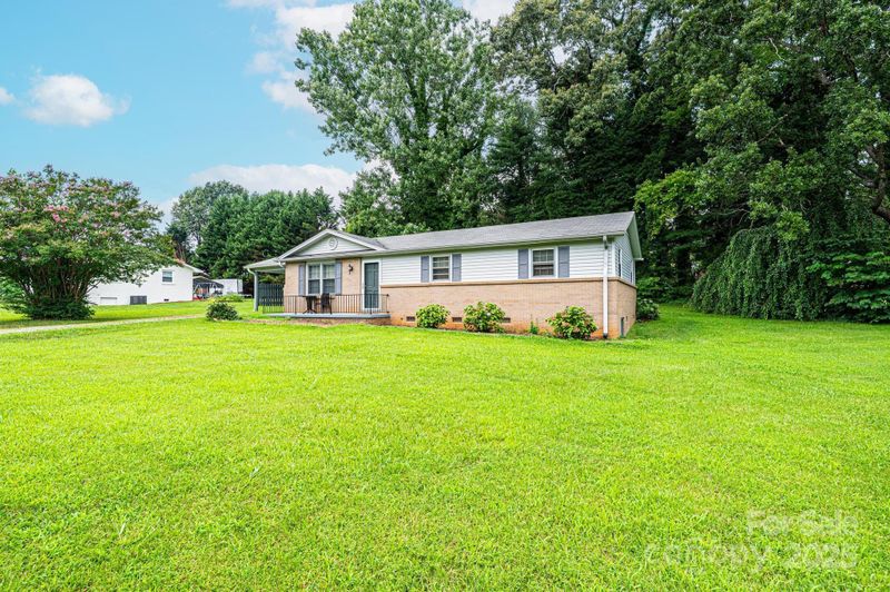 2131 24th St NE, Hickory, NC 28601