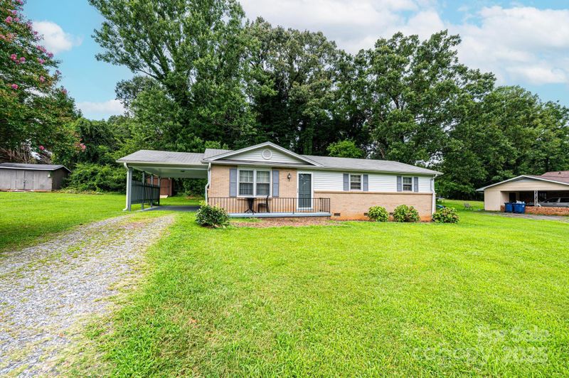 2131 24th St NE, Hickory, NC 28601