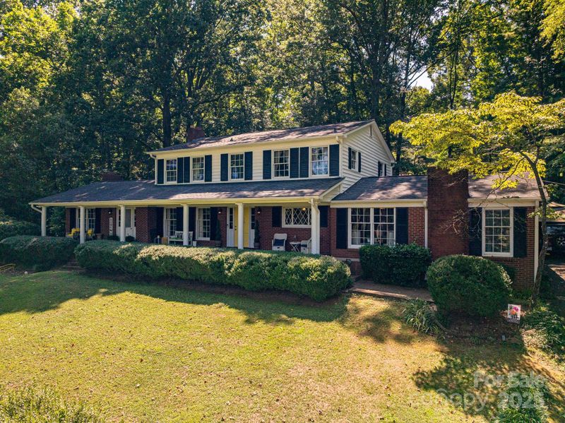 1055 Fairway Ln, Lincolnton, NC 28092