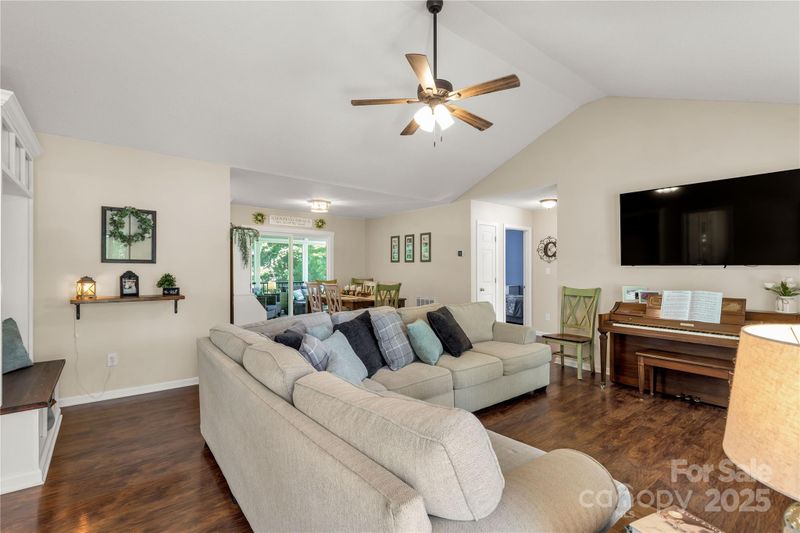428 Westmoreland Dr, Clover, SC 29710
