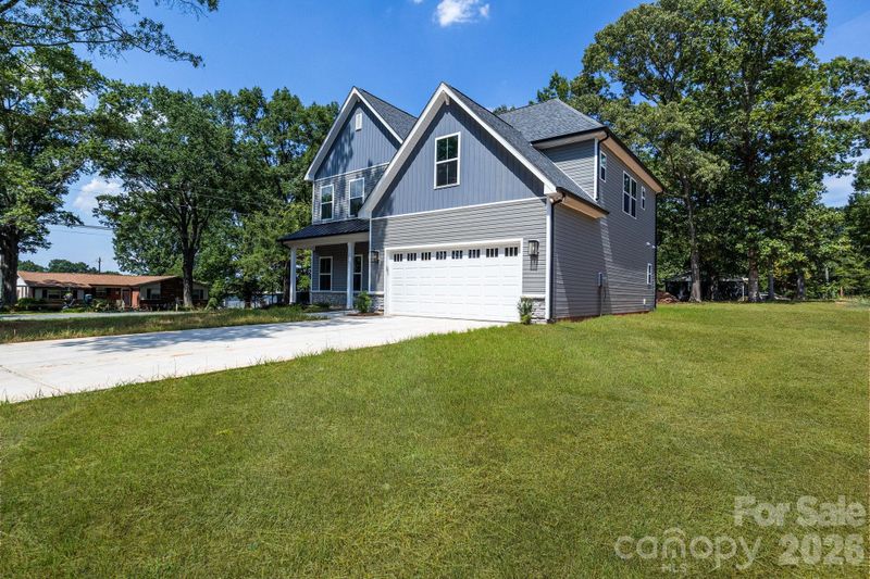 201 Henderson Cir, Harrisburg, NC 28075