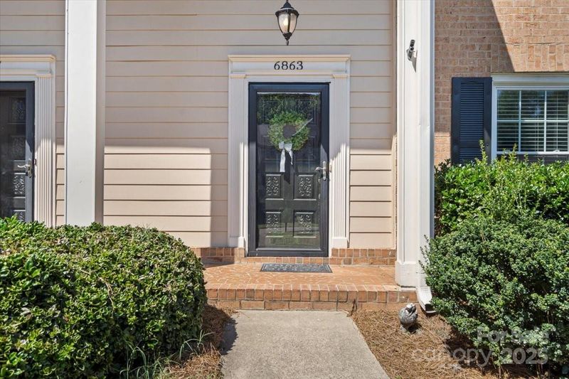 6863 Dumbarton Dr, Charlotte, NC 28210