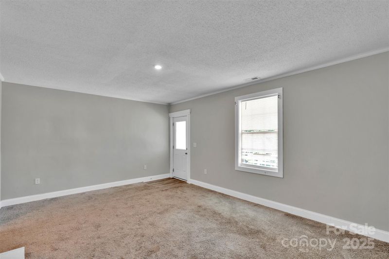 103 W 13th St, Kannapolis, NC 28081