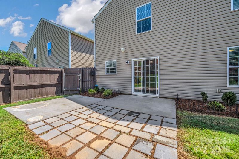 1818 Windy Willow Ln, Dallas, NC 28034