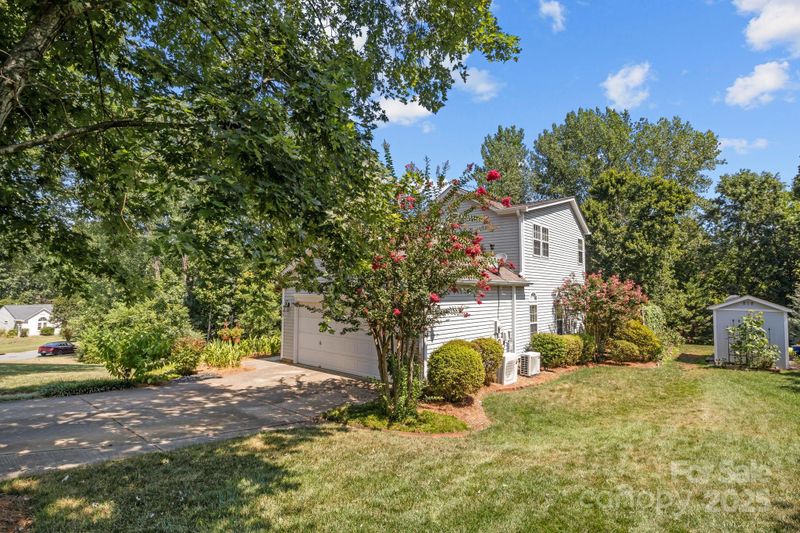 165 W Walnut Ave, Mount Holly, NC 28120