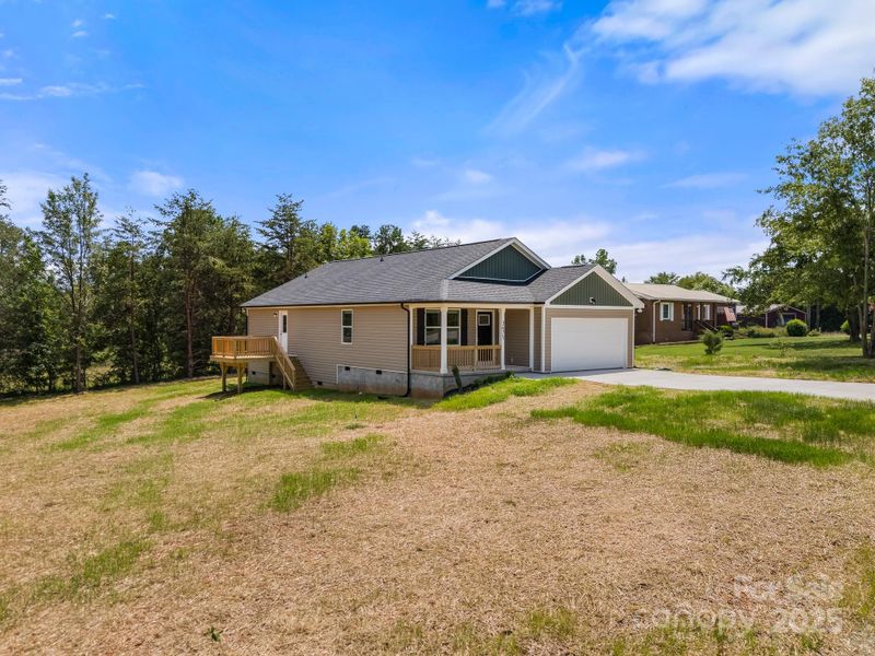 3675 Wakefield Dr, Newton, NC 28658
