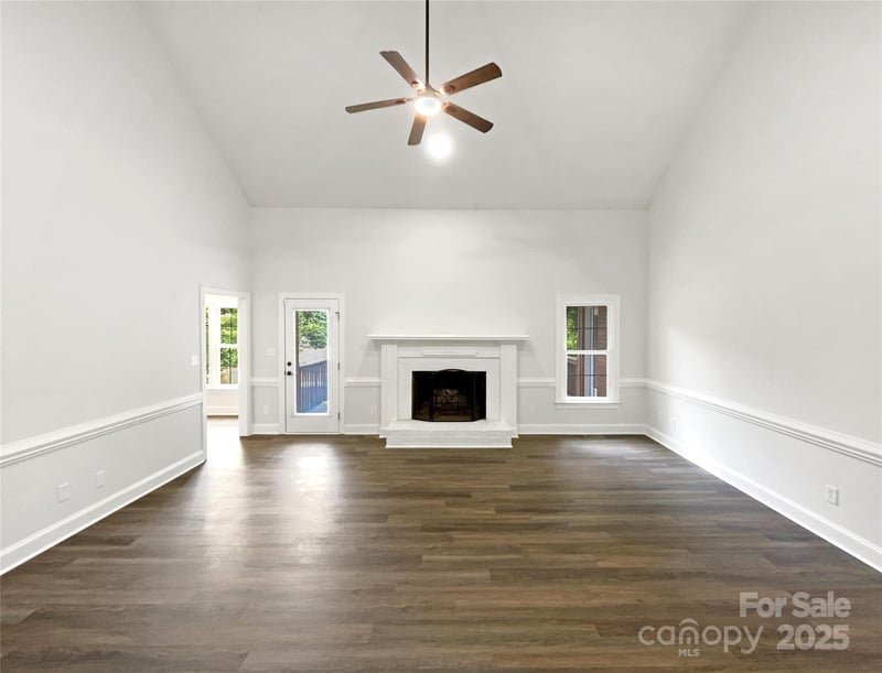 8117 Shannon Woods Ln, Matthews, NC 28104