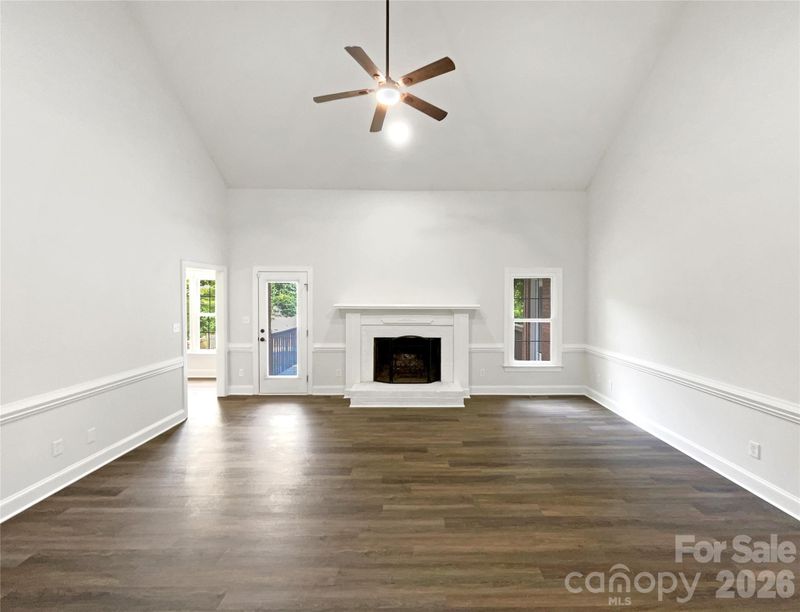 8117 Shannon Woods Ln, Matthews, NC 28104