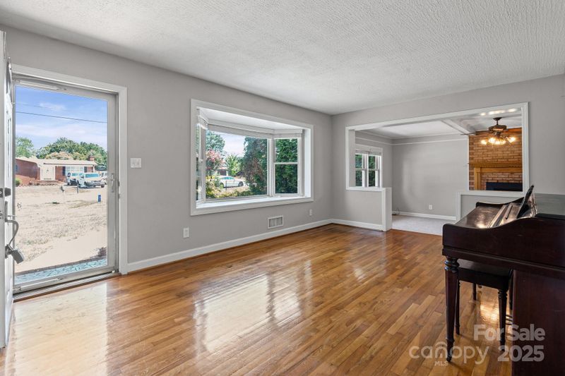 305 Ridge Dr, Mount Holly, NC 28120
