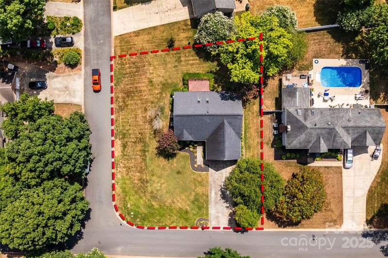 732 Deerfield Dr, Mount Holly, NC 28021