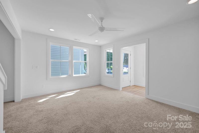 205 Davidson Gateway Dr, Davidson, NC 28036
