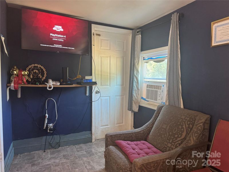 512 Elizabeth Dr, Gastonia, NC 28052