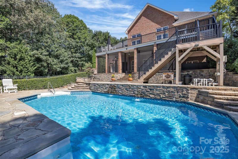 6362 Hayden Dr, Hickory, NC 28601