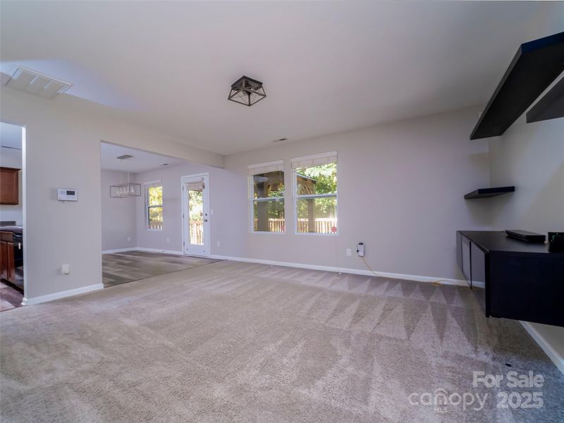 6331 Ganso Ln, Charlotte, NC 28214