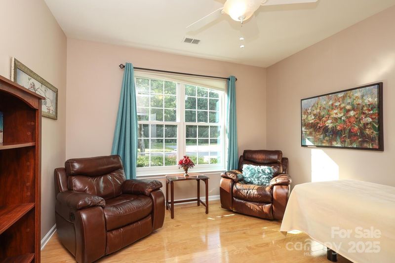 6250 Meadow Glen Ln, Harrisburg, NC 28075