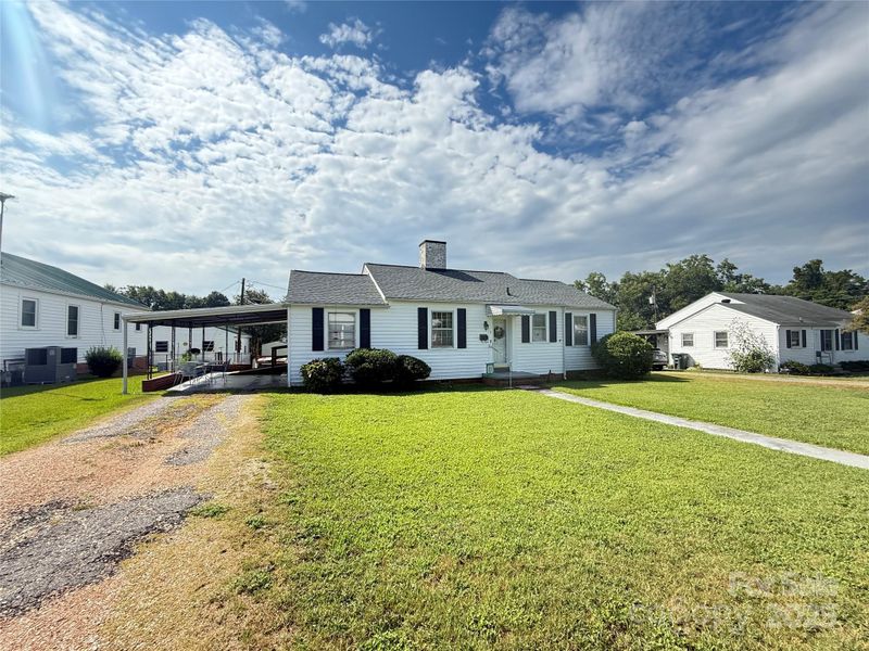 3 Underwood Ave, Great Falls, SC 29055