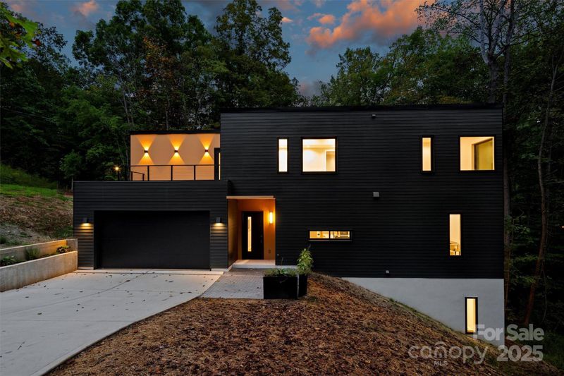 801 Autumnwood Ln, Charlotte, NC 28213