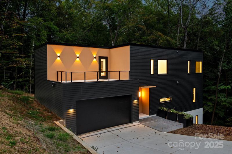801 Autumnwood Ln, Charlotte, NC 28213